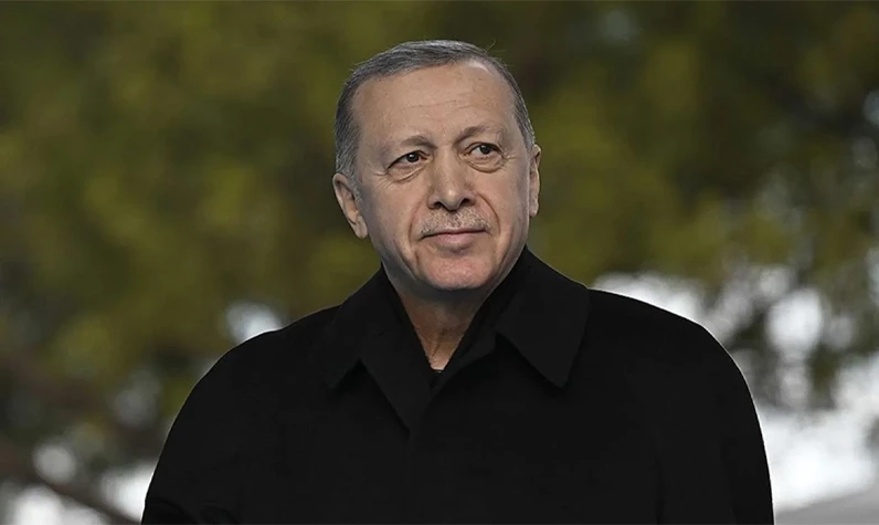 Cumhurbaşkanı Erdoğan, keman çalan öğrenciyle sohbet etti, Çanakkale türküsünü söyledi