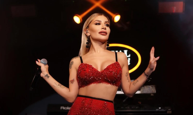 İrem Derici konserinde olay çıkardı! Sevgilisine yaklaşan kadını ''benim manitaya yaklaşma'' diye uyardı!