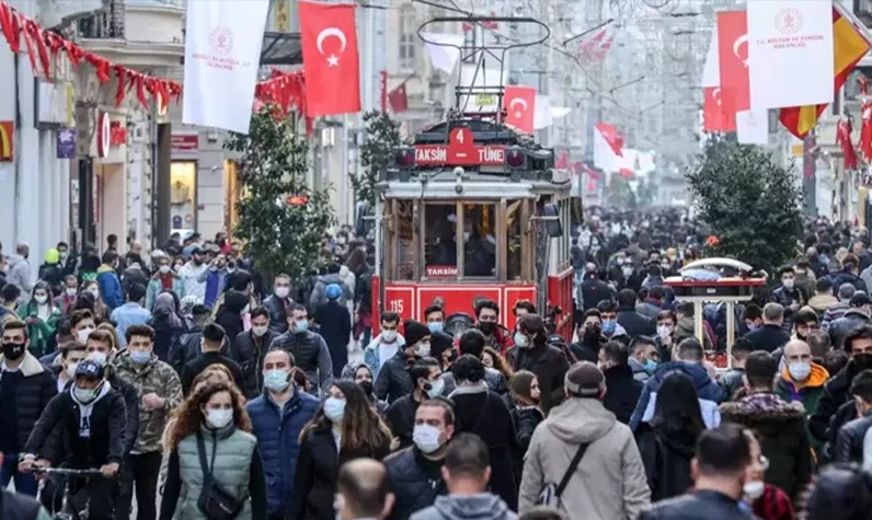 İstanbul'un nüfusu 131 ülkeyi geride bıraktı! Avrupa'nın en kalabalık şehri oldu!