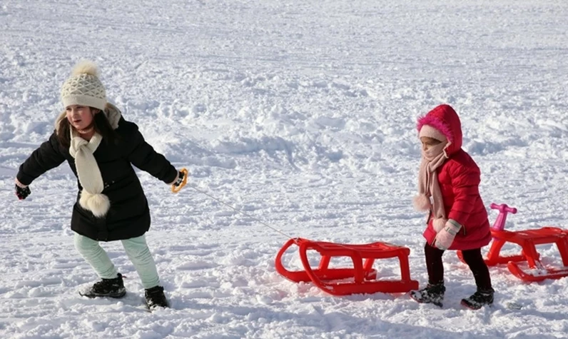 İki ilde eğitime kar engeli: Okullar 1 gün tatil edildi
