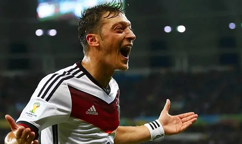 Mesut Özil, özel turnuvada Alman Milli Takımı'na geri dönüyor