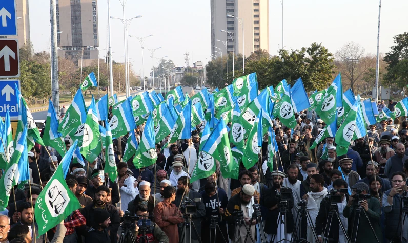 Pakistan'da seçim bitti ama tartışmaları bitmedi: Bazı siyasi partiler seçim sonuçlarını protesto etti