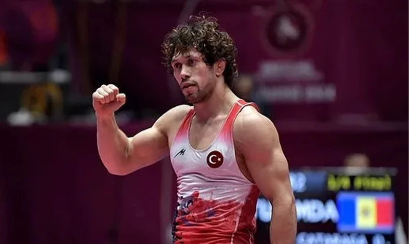 Milli güreşçi Selçuk Can'dan altın madalya: 72 kiloda Avrupa şampiyonu oldu