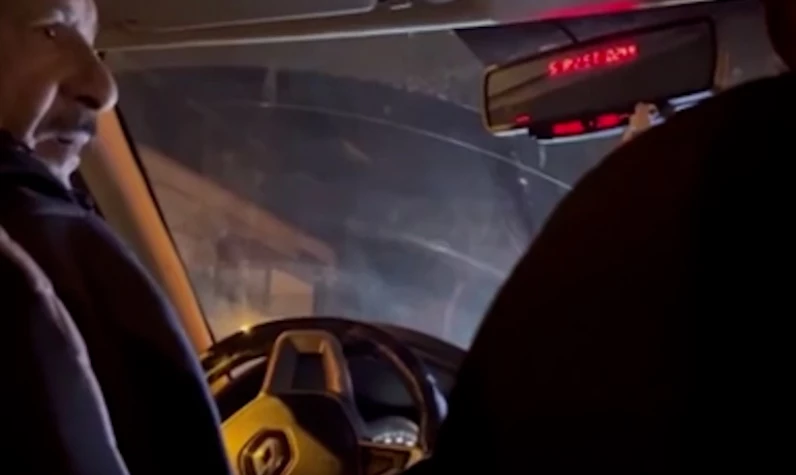 Beşiktaş'ta taksici taksimetreyi açmadı, müşterileri araçtan indirdi
