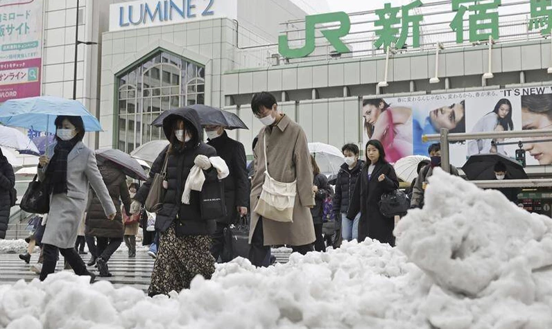 Japonya'da kar kıyamet! 160 kişi kar yağışı nedeniyle yaralanırken 132 uçuş iptal edildi! Ülkede hayat durdu!