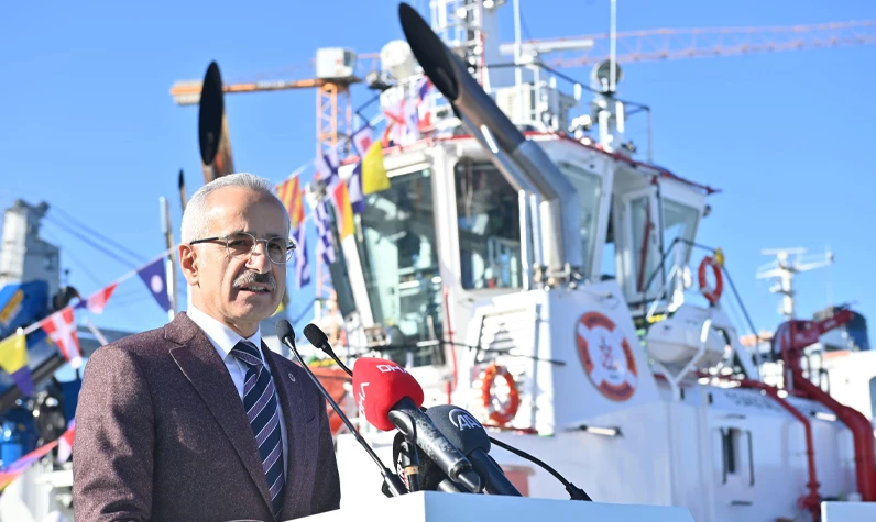 Bakan Uraloğlu duyurdu: İstanbul ve Çanakkale Boğazı'nın gemi geçişlerinde büyük artış!