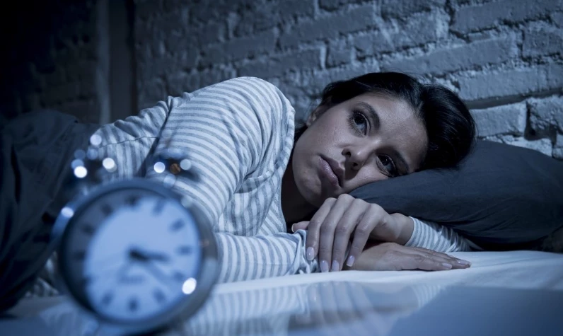 Uykusuzluk yaşadığınızda bunu düşünün! Psikolog Gellis'in tekniği sizi mışıl mışıl uyutabilir