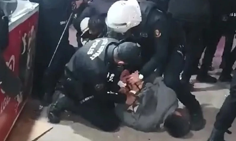 İzinsiz eylemin sonu emniyette bitti! DEM Parti Şırnak İl Başkanı Abdullah Güngen gözaltına alındı!