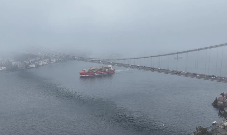 İstanbul Boğazı'nda gemi trafiği askıya alındı! Bazı vapur seferleri yapılamıyor