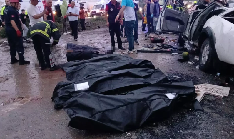 Dün Mersin'in Tarsus ilçesinde biri otobüs 4 aracın karıştığı zincirleme kazada yaşamını yitiren 10 kişinin kimliği belli oldu.