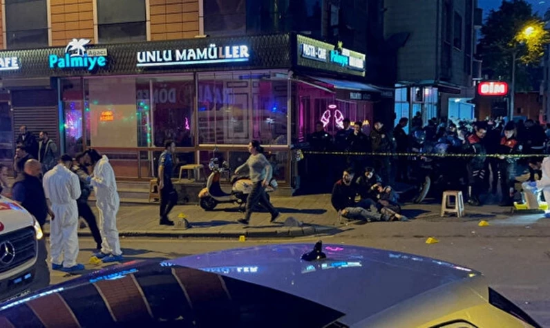 Son dakika... İstanbul'da pastanede silahlı çatışma: Ölü ve yaralılar var