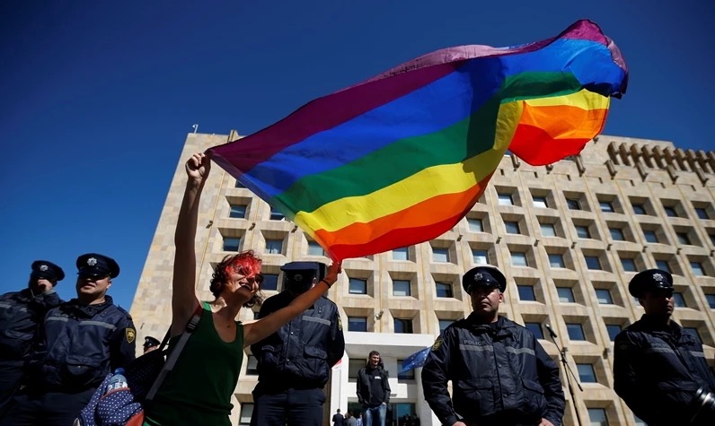 Komşu ülke LGBT sapkınlığına 'dur' dedi! Resmen yasaklandı: Propaganda bile yapamayacaklar