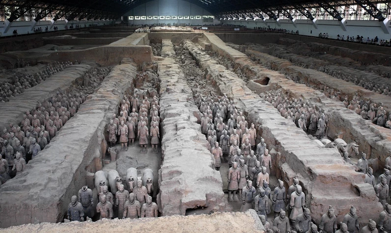 İlk imparatorun mezarı hazinelerle dolu: Ama 2.200 yılık ölüm tuzakları define avcılarını ürkütüyor