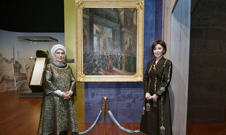 Emine Erdoğan, Ziroat Mirziyoyeva ile bir araya geldi: 'Köklerden Gelen Miras' sergisini ziyaret ettiler