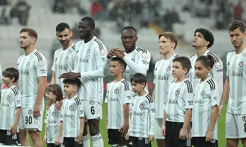 Beşiktaş'ta yaprak dökümü: 10 futbolcuyla yollar ayrılacak