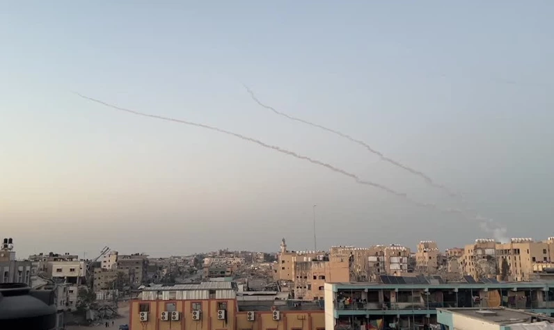 İsrail basını son dakika geçti: Gazze'ye komşu İsrail kentleri füzelerle vuruldu