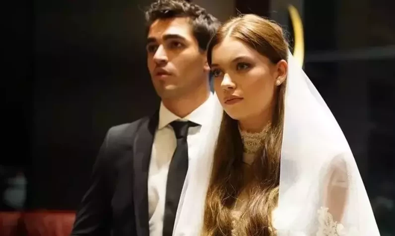 Magazin dünyası bu haberle çalkalandı! Afra Saraçoğlu ve Mert Ramazan Demir'in evlendiği iddia edildi! İkiliden cevap gecikmedi!
