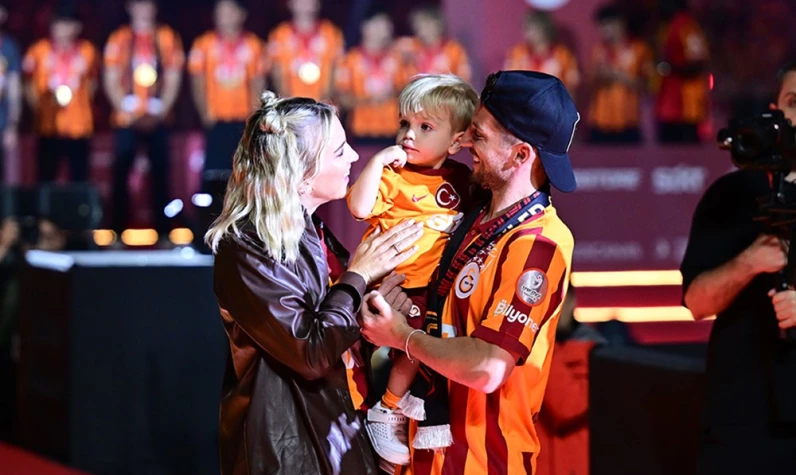 Mertens'ten Galatasaray kararı! Futbolu bırakacağı tarihi de açıkladı