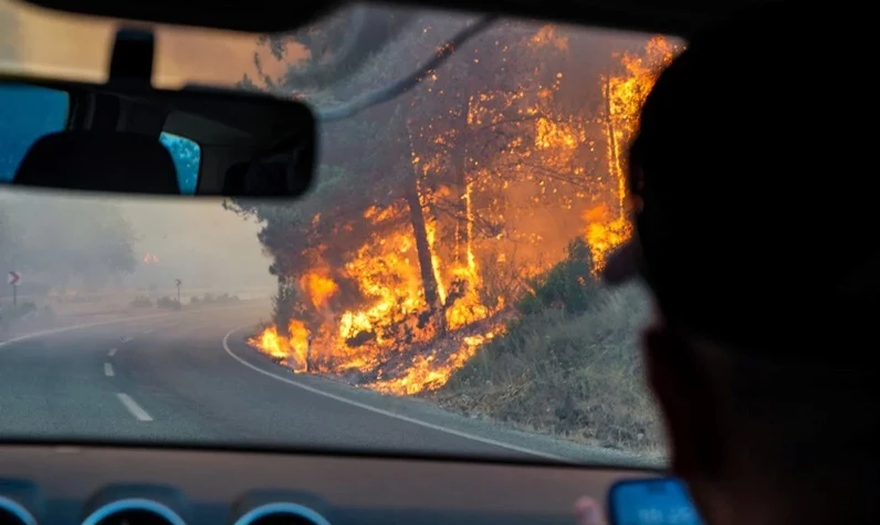 Batıda orman yangını, kuzeyde sel riski: Uzmanlar açıkladı! Yeni haftada hava nasıl olacak?