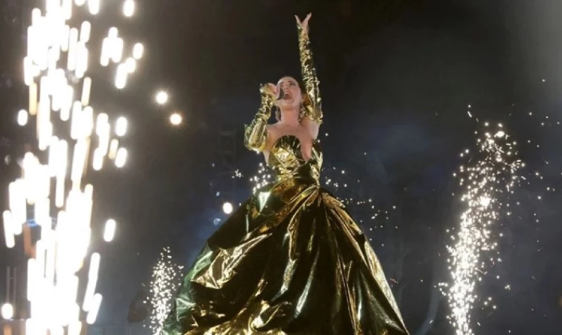 Katy Perry'den Türk hayranlarını sevindiren haber! Dünyaca ünlü şarkıcı İstanbul'da konser vereceğini duyurdu!