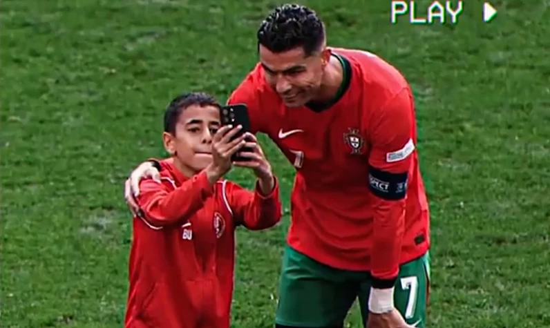 Ronaldo için sahaya atlayan çocuk Türk çıktı