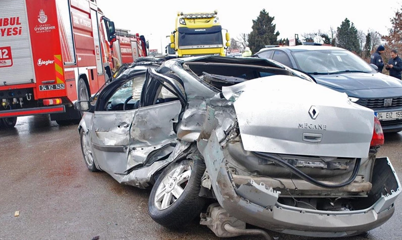 Bilanço ağır: Kurban Bayramı tatilinin ilk gününde 852 trafik kazası: 5 ölü Bin 421 yaralı