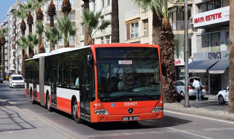 15 Temmuz bugün İzmir'de otobüsler bedava mı? ESHOT, metro toplu taşıma İzmir'de ücretsiz mi?