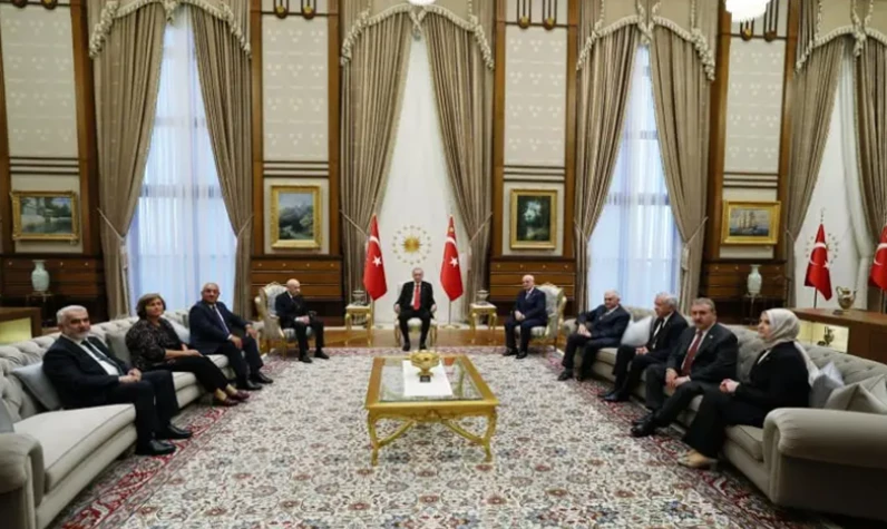 Son dakika... Beştepe'de önemli görüşme! Cumhurbaşkanı Erdoğan, siyasi parti liderlerini kabul etti