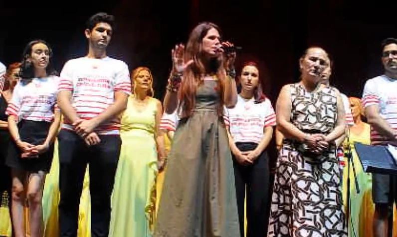 Yunan şarkıcı Despina Vandi'nin Çeşme konserinde skandal