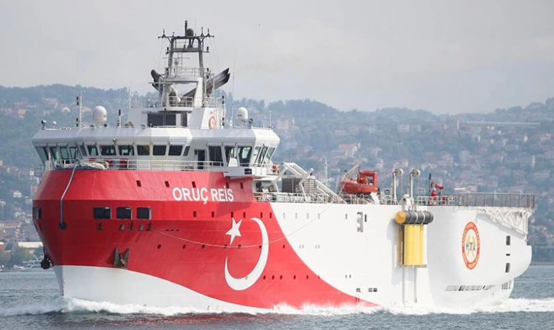 Türkiye, tansiyonun yüksek olduğu denizlerde doğalgaz ve petrol arayacak: Oruç Reis’e savaş gemileri eşlik edecek