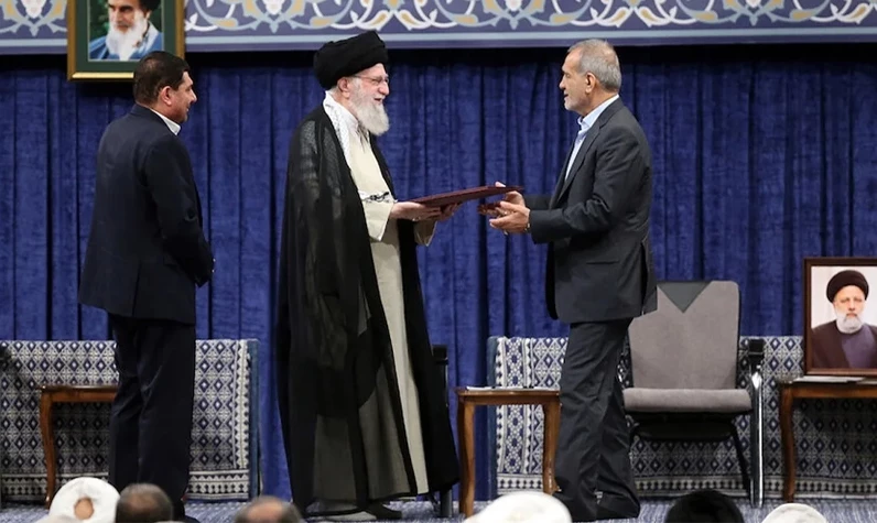 İran'ın yeni Cumhurbaşkanı Pezeşkiyan mazbatasını aldı