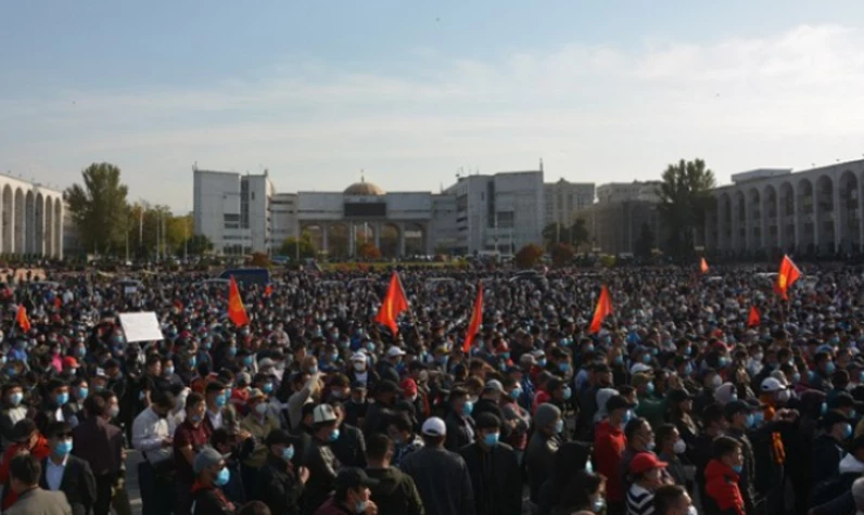 SON DAKİKA: Kırgızistan'da darbe girişimi