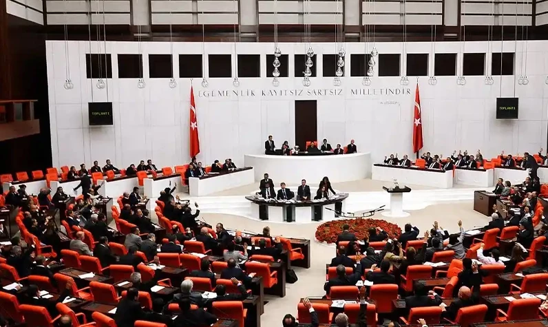 Son dakika: Kıbrıs tezkeresi Meclis'ten geçti