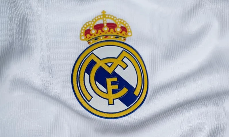Real Madrid'den flaş imza! Yaşlı kurt ile devam