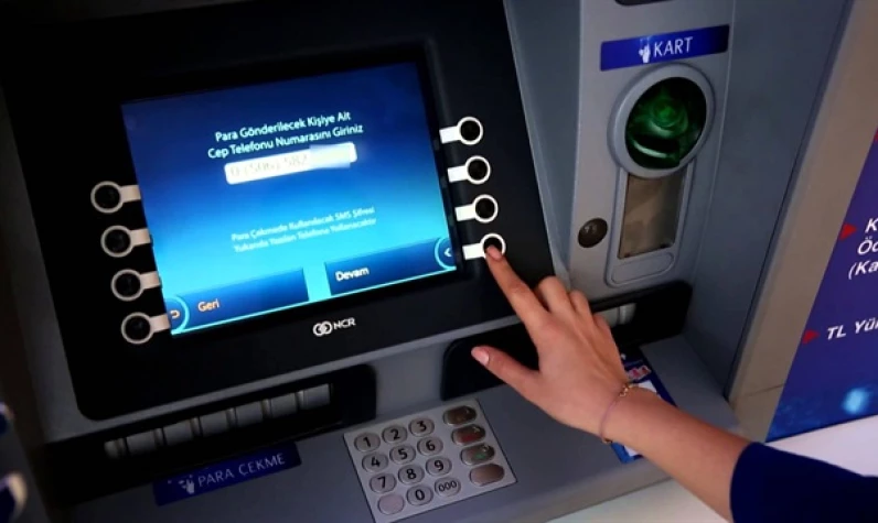 Paralar tükendi! Herkes ATM'ye koştu: Dev banka iflas etti!