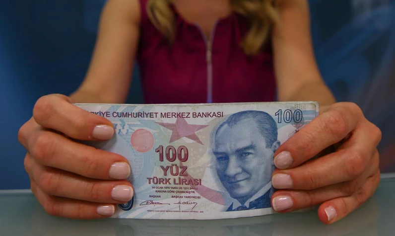 Alman bankasından Türk lirası tavsiyesi: Açık ara en iyi küresel para birimi