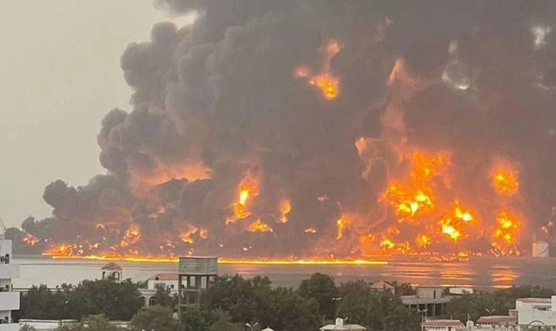 İntikam yemini! İsrail'in Yemen'e saldırısı ortalığı yangın yerine çevirdi: Saldırılar peş peşe geliyor