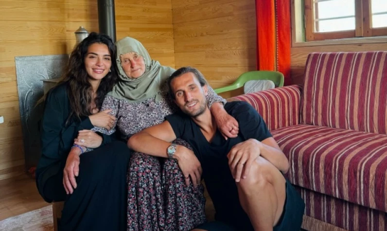Melisa Aslı Pamuk,eşi Yusuf Yazıcı'nın köyüne gitti! Ailesine el öpmeye giden çift o anları sosyal medayda paylaştı!