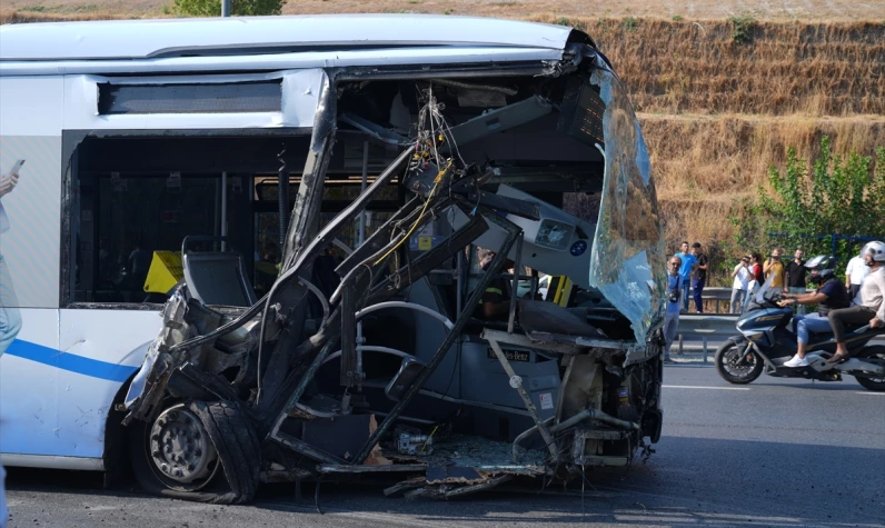 Metrobüs kazası soruşturmasında flaş gelişme! Şoförün ifadesi ortaya çıktı: Uyarı levhası olduğundan küçüktü!