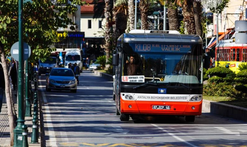 30 Ağustos bugün Antalya'da otobüsler ücretsiz mi? 30 Ağustos'ta Antray, tramvay, halk otobüsü bedava mı?