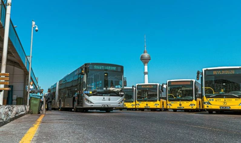 30 Ağustos'ta İstanbul'da otobüsler bedava mı? Metro, metrobüs toplu taşıma ücretsiz mi?