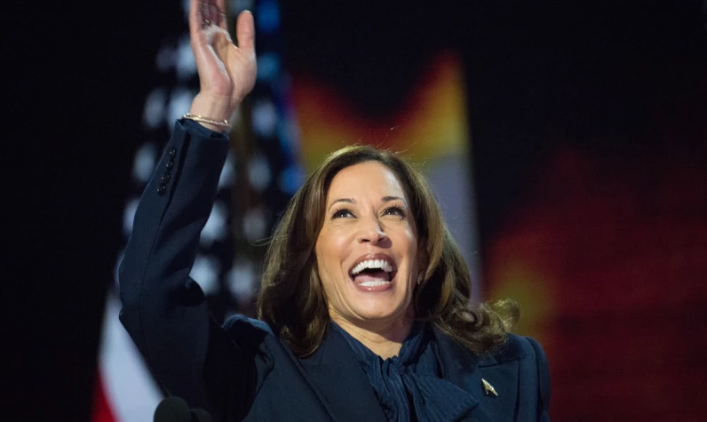 Trump'ı kıskandıracak rakam! Kamala Harris seçim yarışına bağış rekoruyla başladı