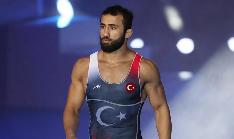 Milli güreşçimiz Burhan Akbudak'tan olimpiyata erken veda