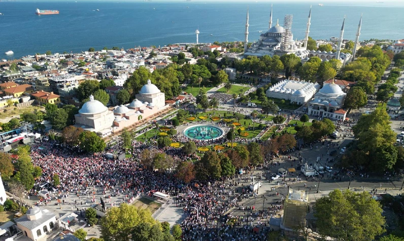 İstanbul'da Filistin'e destek mitingi: Binlerce vatandaş Ayasofya Meydanı'na koştu