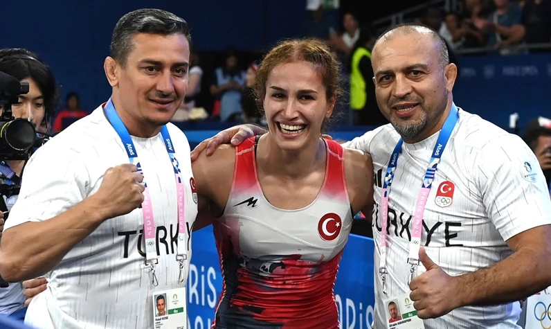 Paris 2024 Olimpiyat Oyunları'nda bir madalya daha: Milli güreşçi Buse Tosun Çavuşoğlu, Kuzey Koreli rakibini mağlup etti