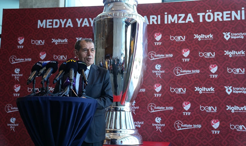 Özbek'in Süper Lig kupası yorumu gündem oldu! Aynı kupayı almaktan yorulmuştuk