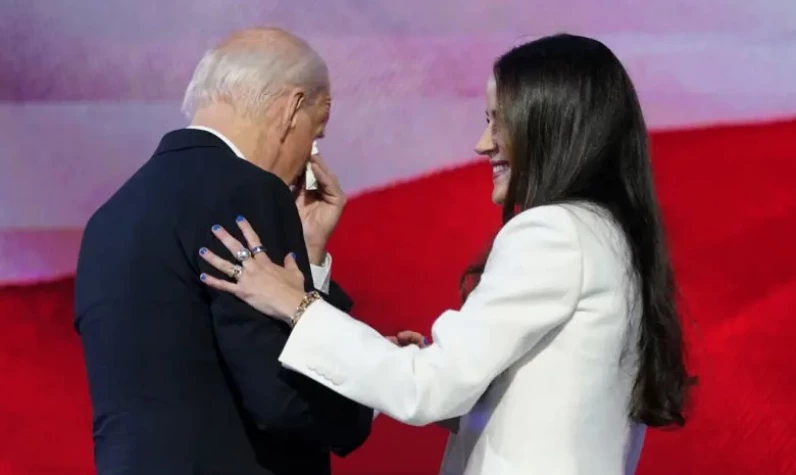 ABD Başkanı Biden'ın gözyaşları! Demokratlar’a böyle veda etti