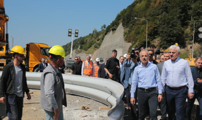 Bakan Uraloğlu açıkladı: Bolu Dağı Tüneli'nin trafiğe açılacağı tarih belli oldu!