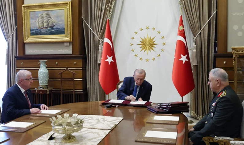 SON DAKİKA: Cumhurbaşkanı Erdoğan, YAŞ kararlarını imzaladı