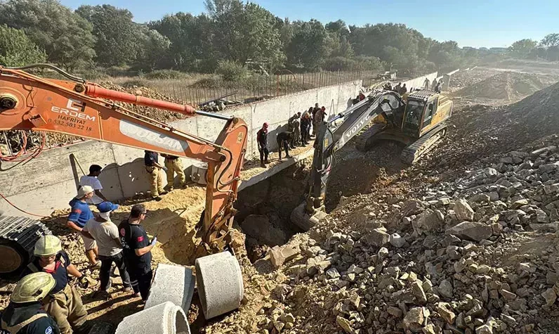 Son dakika: Tuzla'da şantiyede göçük! Toprak altında kalan 2 işçi hayatını kaybetti